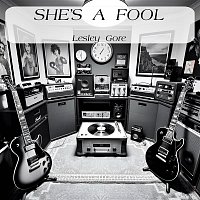 Přední strana obalu CD She’s A Fool