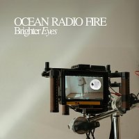 Přední strana obalu CD Brighter Eyes