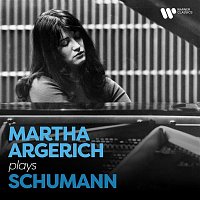 Přední strana obalu CD Martha Argerich Plays Schumann