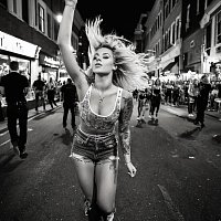 Lele Freaks – Best Day