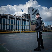 Skutla – silver and sharp