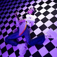 FLORE – MADWOMAN